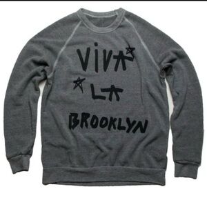 Gray Crewneck Sweater with Modern Elegance